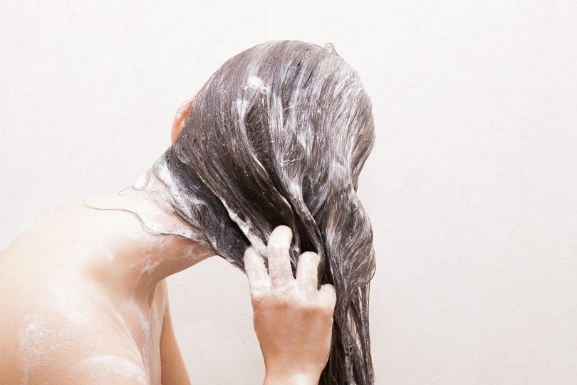 woman-washing-her-hair