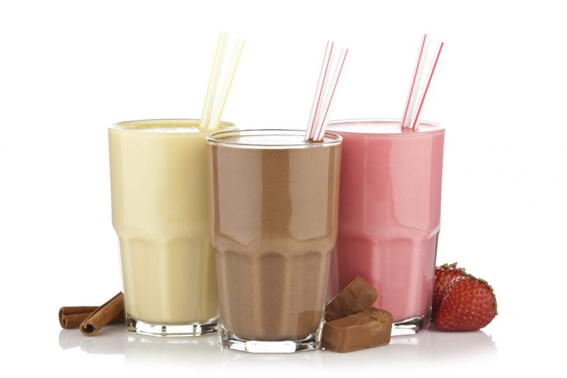 a-cinnamon-chocolate-and-strawberry-smoothie