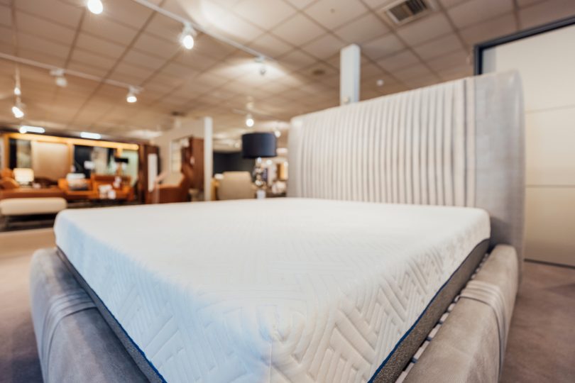 showroom-bed-and-mattress